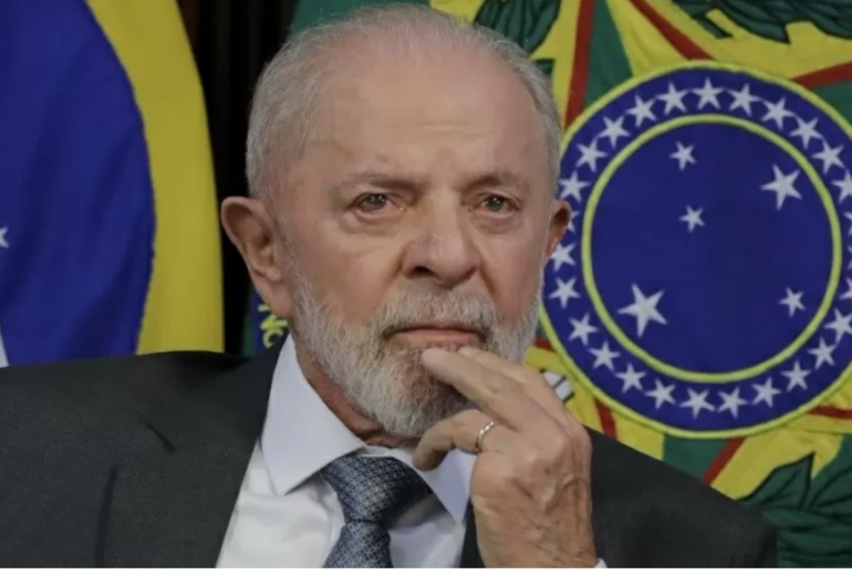 Lula passa por cirurgia